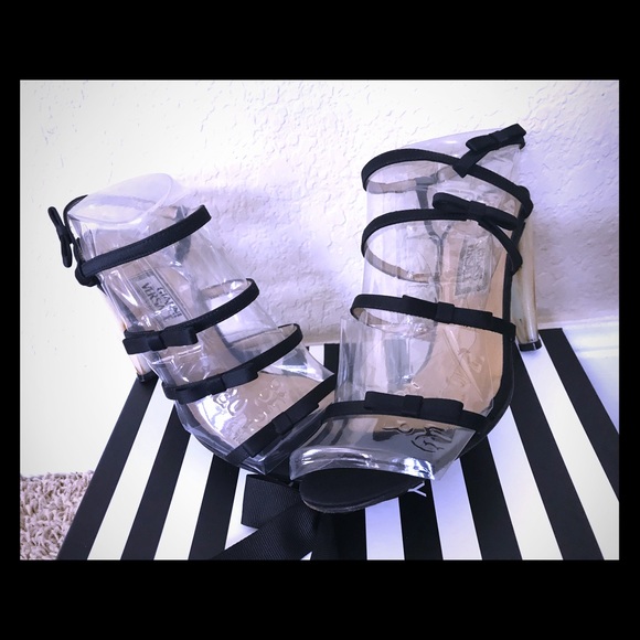 Versace Shoes - Gorgeous Strapy Gianni Versace Heels